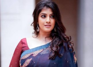 விஷாலுடன் திருமணம் இல்லை, அரசியலுக்கு வருவேன் – நடிகை வரலட்சுமி