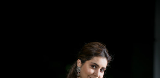 Actress Raashi Khanna latest pictures