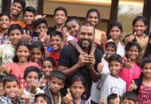 ஏழையின் சிரிப்பில் இறைவனை கண்டவர்