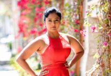 குஸ்பு ஒரு ஜோக்கர் – ரவுண்டு கட்டும் காயத்திரி