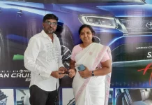 இயக்குநர் ராம்நாத் பழனிக்குமாருக்கு காரை பரிசளித்த ‘ஆதார்’ பட தயாரிப்பாளர் இயக்குநர் ராம்நாத் பழனிக்குமாருக்கு காரை பரிசளித்த 'ஆதார்' பட தயாரிப்பாளர்,Aadhaar, Aadhaar Movie, Aadhaar Movie producer presented a car to director Ramnath PalaniKumar, aadhaar movie success celebration video, aadhaar movie success meet karunas speech, aadhaar success meet, Aadhaar Tamil Movie Sucess Meet, Aadhaar Thanks giving meet, aadhar movie success celebration, Arun Pandian, iniya latest speech, iniya speech, Karunas, karunas aadhaar movie, karunas latest speech, karunas speech, karunas speech at aadhaar movie success meet, latest tamil movie events,Riythvika,director Ramnath PalaniKumar,Ramnath PalaniKumar,Aadhaar, Aadhaar Tamil movie, Aadhaar New Update, Aadhaar Tamil Movie New Update, Aadhaar Movie, Aadhaar Latest Update, Aadhaar Movie Updates, Aadhaar Tamil Movie Live Updates, Aadhaar Tamil Movie Latest News, Aadhaar Movie Latest News And Updates, Thamizhpadam, Kollywood Latest, Tamil Film News 2022, Kollywood Movie Updates, Latest Tamil Movies News,