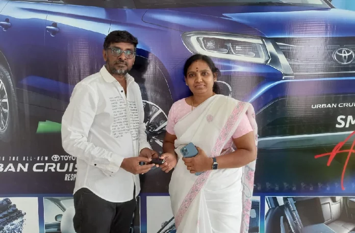 இயக்குநர் ராம்நாத் பழனிக்குமாருக்கு காரை பரிசளித்த 'ஆதார்' பட தயாரிப்பாளர்,Aadhaar, Aadhaar Movie, Aadhaar Movie producer presented a car to director Ramnath PalaniKumar, aadhaar movie success celebration video, aadhaar movie success meet karunas speech, aadhaar success meet, Aadhaar Tamil Movie Sucess Meet, Aadhaar Thanks giving meet, aadhar movie success celebration, Arun Pandian, iniya latest speech, iniya speech, Karunas, karunas aadhaar movie, karunas latest speech, karunas speech, karunas speech at aadhaar movie success meet, latest tamil movie events,Riythvika,director Ramnath PalaniKumar,Ramnath PalaniKumar,Aadhaar, Aadhaar Tamil movie, Aadhaar New Update, Aadhaar Tamil Movie New Update, Aadhaar Movie, Aadhaar Latest Update, Aadhaar Movie Updates, Aadhaar Tamil Movie Live Updates, Aadhaar Tamil Movie Latest News, Aadhaar Movie Latest News And Updates, Thamizhpadam, Kollywood Latest, Tamil Film News 2022, Kollywood Movie Updates, Latest Tamil Movies News,
