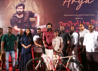 நடிகர் ஆர்யா பிறந்த நாளில் 10 ஏழை எளிய பள்ளி மாணவ, மாணவிகளுக்கு சைக்கிள் வழங்கிய “காதர் பாட்சா என்ற முத்துராமலிங்கம்” படக்குழு !!