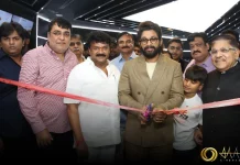 ஐகான் ஸ்டார் அல்லு அர்ஜுனின் ‘ஏஏஏ சினிமாஸ்’ தொடக்க விழா பிரம்மாண்டமாக நடைபெற்றது!