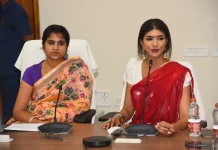 ’டீச் ஃபார் சேஞ்ச்’ அமைப்பு மூலம் தெலுங்கானாவில் 167 பள்ளிகளை தத்தெடுக்கும் நடிகை லக்ஷ்மி மஞ்சு