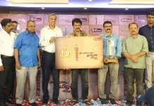 புதிய தலைமுறை தொலைக்காட்சியின் ‘தமிழன் விருது’க்கான புதிய சின்னத்தை அறிமுகப்படுத்திய இயக்குனர் சேரன்