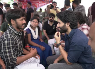 நட்சத்திர நடிகர் நாக சைதன்யா- இயக்குநர் சந்து மொண்டேட்டி- தயாரிப்பாளர் பன்னி வாஸ் ஆகியோர் இணைந்து ‘NC 23’ படத்திற்காக மீனவர்களை சந்தித்தனர்