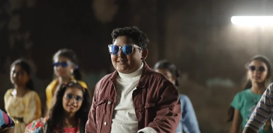 Sofa Boy கலக்கும் “ஸ்கூல் லீவ் விட்டாச்சு” ஆல்பம் பாடல் !!